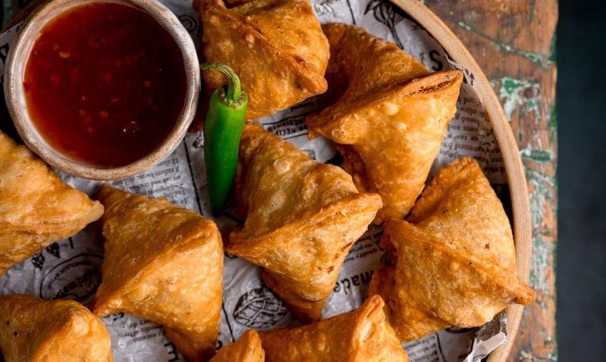 Assorted Indian appetizers at Curry Express